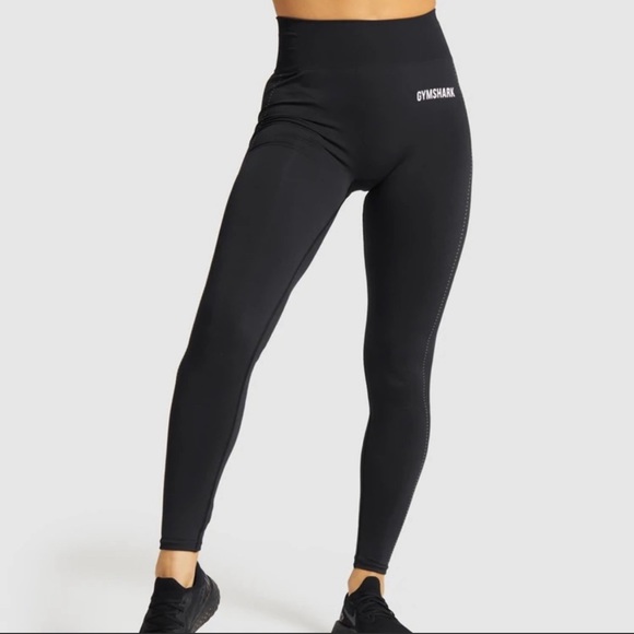 Gymshark Pants - Gymshark Breeze Lightweight Seamless Leggings in Black - Size Small